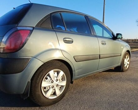 Сірий Кіа Ріо, об'ємом двигуна 1.4 л та пробігом 357 тис. км за 3800 $, фото 2 на Automoto.ua