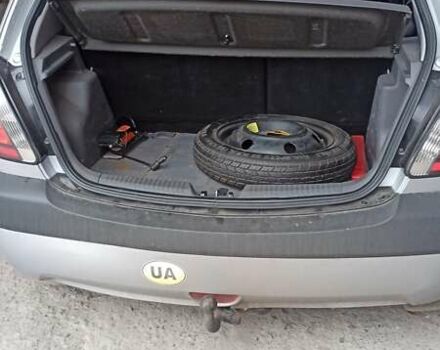 Серый Киа Рио, объемом двигателя 1.4 л и пробегом 220 тыс. км за 4200 $, фото 4 на Automoto.ua