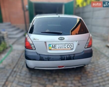 Серый Киа Рио, объемом двигателя 1.4 л и пробегом 33 тыс. км за 5500 $, фото 7 на Automoto.ua