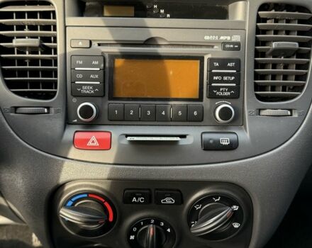 Сірий Кіа Ріо, об'ємом двигуна 1.4 л та пробігом 3 тис. км за 4700 $, фото 7 на Automoto.ua