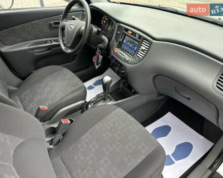 Сірий Кіа Ріо, об'ємом двигуна 1.4 л та пробігом 98 тис. км за 5990 $, фото 15 на Automoto.ua