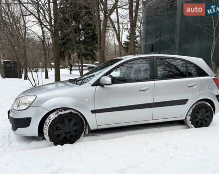 Сірий Кіа Ріо, об'ємом двигуна 1.34 л та пробігом 196 тис. км за 5300 $, фото 7 на Automoto.ua