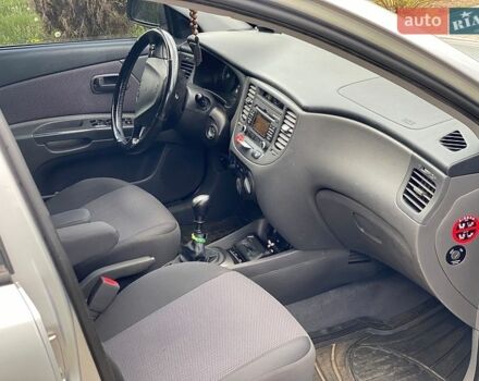 Серый Киа Рио, объемом двигателя 1.4 л и пробегом 188 тыс. км за 4600 $, фото 5 на Automoto.ua