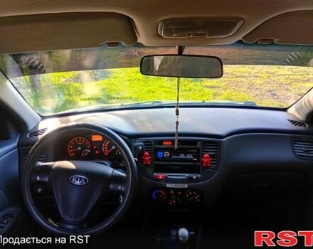 Серый Киа Рио, объемом двигателя 1.4 л и пробегом 220 тыс. км за 3800 $, фото 9 на Automoto.ua