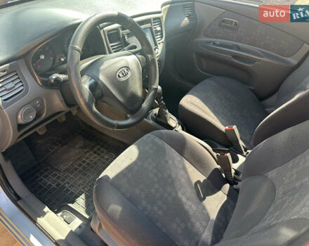 Сірий Кіа Ріо, об'ємом двигуна 1.4 л та пробігом 223 тис. км за 4900 $, фото 31 на Automoto.ua