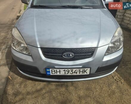 Серый Киа Рио, объемом двигателя 1.4 л и пробегом 240 тыс. км за 4000 $, фото 3 на Automoto.ua