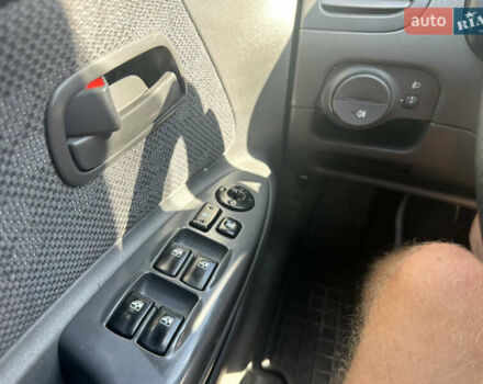 Сірий Кіа Ріо, об'ємом двигуна 1.4 л та пробігом 223 тис. км за 4900 $, фото 25 на Automoto.ua