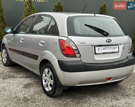 Сірий Кіа Ріо, об'ємом двигуна 1.4 л та пробігом 98 тис. км за 5990 $, фото 10 на Automoto.ua