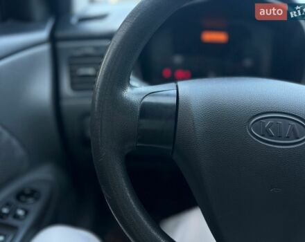 Серый Киа Рио, объемом двигателя 1.4 л и пробегом 137 тыс. км за 5800 $, фото 12 на Automoto.ua