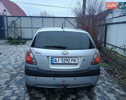 Серый Киа Рио, объемом двигателя 1.4 л и пробегом 175 тыс. км за 3800 $, фото 5 на Automoto.ua