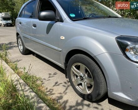 Серый Киа Рио, объемом двигателя 1.4 л и пробегом 223 тыс. км за 4250 $, фото 2 на Automoto.ua