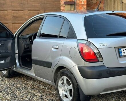 Серый Киа Рио, объемом двигателя 1.4 л и пробегом 136 тыс. км за 5200 $, фото 4 на Automoto.ua