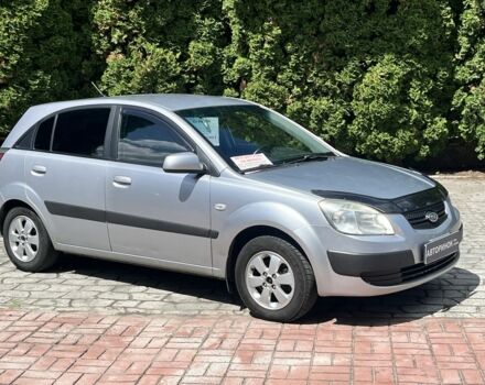 Серый Киа Рио, объемом двигателя 1.4 л и пробегом 174 тыс. км за 3800 $, фото 1 на Automoto.ua