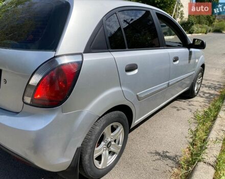 Серый Киа Рио, объемом двигателя 1.4 л и пробегом 223 тыс. км за 4250 $, фото 5 на Automoto.ua