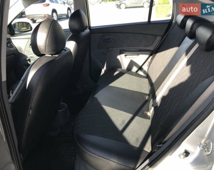 Киа Рио 2009 в Хмельницком на Automoto.ua Серый Киа Рио, объемом двигателя 1.4 л и пробегом 155 тыс. км за 5800 $, фото 11 на Automoto.ua