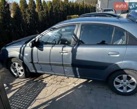 Серый Киа Рио, объемом двигателя 1.4 л и пробегом 221 тыс. км за 3500 $, фото 1 на Automoto.ua