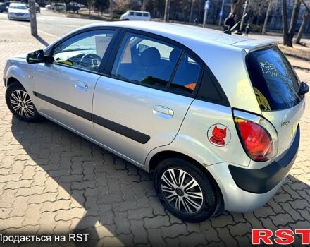 Серый Киа Рио, объемом двигателя 1.4 л и пробегом 196 тыс. км за 4450 $, фото 4 на Automoto.ua