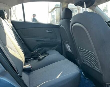 Серый Киа Рио, объемом двигателя 1.4 л и пробегом 221 тыс. км за 3500 $, фото 5 на Automoto.ua