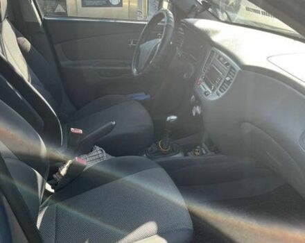 Серый Киа Рио, объемом двигателя 1.4 л и пробегом 221 тыс. км за 3500 $, фото 10 на Automoto.ua