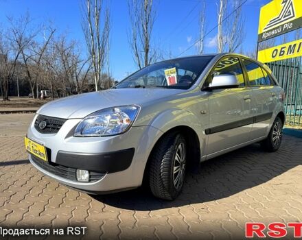 Серый Киа Рио, объемом двигателя 1.4 л и пробегом 196 тыс. км за 4450 $, фото 2 на Automoto.ua