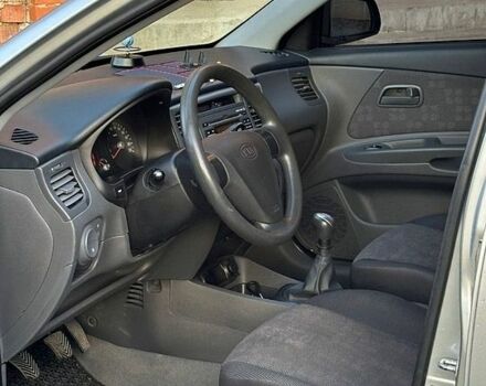 Серый Киа Рио, объемом двигателя 1.4 л и пробегом 136 тыс. км за 5200 $, фото 11 на Automoto.ua