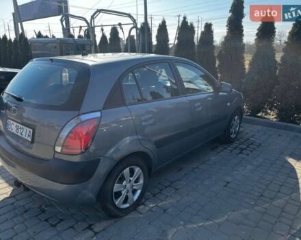 Серый Киа Рио, объемом двигателя 1.4 л и пробегом 221 тыс. км за 3500 $, фото 3 на Automoto.ua