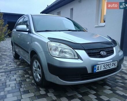 Серый Киа Рио, объемом двигателя 1.4 л и пробегом 175 тыс. км за 3800 $, фото 1 на Automoto.ua