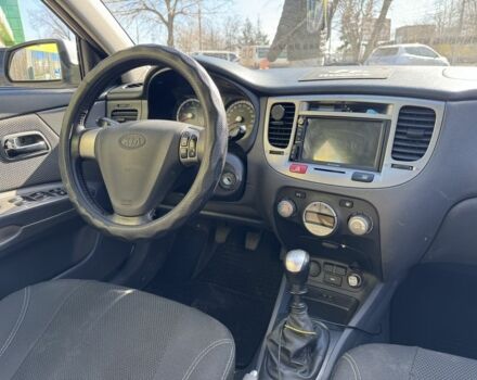 Серый Киа Рио, объемом двигателя 1.4 л и пробегом 196 тыс. км за 4450 $, фото 12 на Automoto.ua