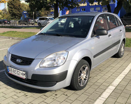 Киа Рио 2009 в Хмельницком на Automoto.ua Серый Киа Рио, объемом двигателя 1.4 л и пробегом 155 тыс. км за 5800 $, фото 1 на Automoto.ua