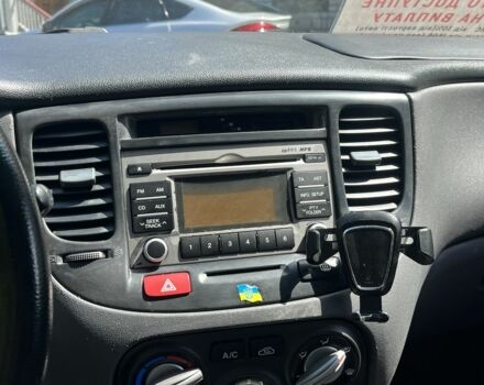 Серый Киа Рио, объемом двигателя 1.4 л и пробегом 174 тыс. км за 3800 $, фото 14 на Automoto.ua