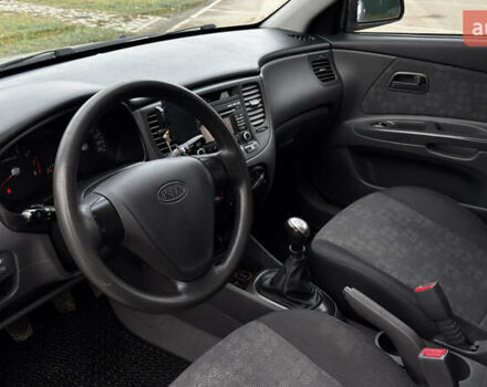 Серый Киа Рио, объемом двигателя 1.4 л и пробегом 131 тыс. км за 4650 $, фото 8 на Automoto.ua