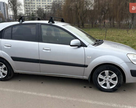 Серый Киа Рио, объемом двигателя 1.4 л и пробегом 131 тыс. км за 4650 $, фото 1 на Automoto.ua