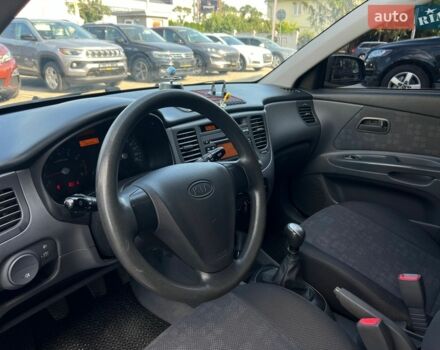 Серый Киа Рио, объемом двигателя 1.4 л и пробегом 137 тыс. км за 5800 $, фото 9 на Automoto.ua