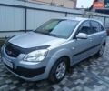 Серый Киа Рио, объемом двигателя 1.4 л и пробегом 175 тыс. км за 3800 $, фото 1 на Automoto.ua