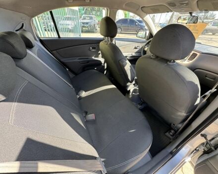 Серый Киа Рио, объемом двигателя 1.4 л и пробегом 196 тыс. км за 4450 $, фото 10 на Automoto.ua