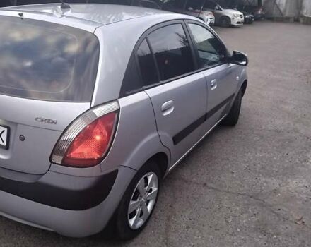 Сірий Кіа Ріо, об'ємом двигуна 1.5 л та пробігом 218 тис. км за 4200 $, фото 5 на Automoto.ua