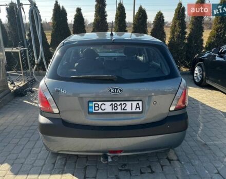 Серый Киа Рио, объемом двигателя 1.4 л и пробегом 221 тыс. км за 3500 $, фото 4 на Automoto.ua