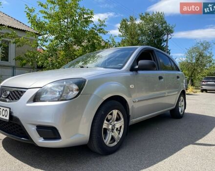 Серый Киа Рио, объемом двигателя 1.4 л и пробегом 223 тыс. км за 4250 $, фото 1 на Automoto.ua