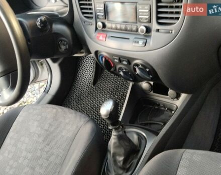 Серый Киа Рио, объемом двигателя 1.4 л и пробегом 135 тыс. км за 4500 $, фото 9 на Automoto.ua