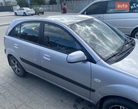 Серый Киа Рио, объемом двигателя 1.4 л и пробегом 40 тыс. км за 5800 $, фото 3 на Automoto.ua