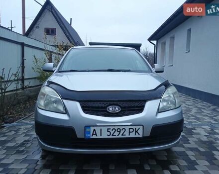 Серый Киа Рио, объемом двигателя 1.4 л и пробегом 175 тыс. км за 3800 $, фото 2 на Automoto.ua