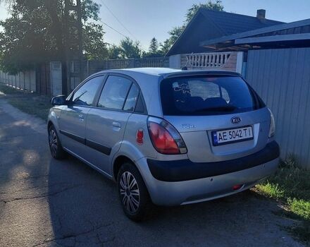 Серый Киа Рио, объемом двигателя 1.4 л и пробегом 196 тыс. км за 3500 $, фото 1 на Automoto.ua
