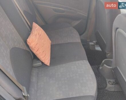 Серый Киа Рио, объемом двигателя 1.4 л и пробегом 135 тыс. км за 4500 $, фото 8 на Automoto.ua