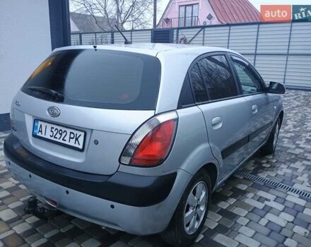 Серый Киа Рио, объемом двигателя 1.4 л и пробегом 175 тыс. км за 3800 $, фото 4 на Automoto.ua