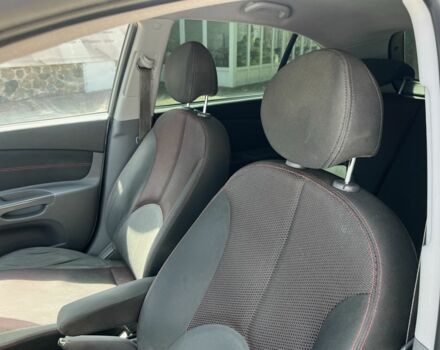 Серый Киа Рио, объемом двигателя 1.4 л и пробегом 174 тыс. км за 3800 $, фото 11 на Automoto.ua