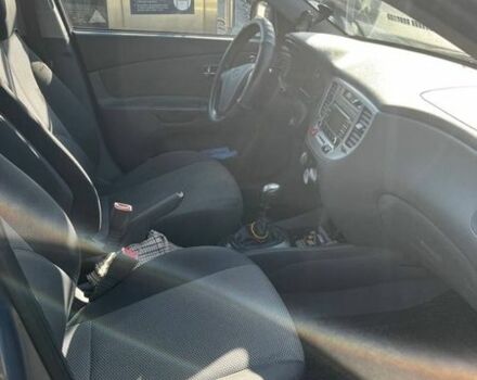 Серый Киа Рио, объемом двигателя 1.4 л и пробегом 221 тыс. км за 3500 $, фото 7 на Automoto.ua