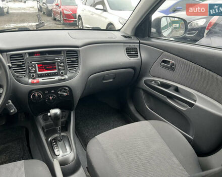Серый Киа Рио, объемом двигателя 1.6 л и пробегом 207 тыс. км за 7299 $, фото 15 на Automoto.ua
