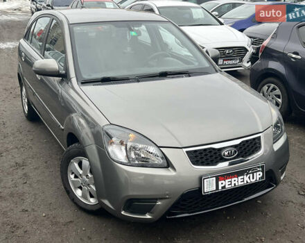 Серый Киа Рио, объемом двигателя 1.6 л и пробегом 207 тыс. км за 7299 $, фото 1 на Automoto.ua