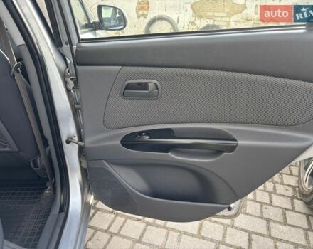 Сірий Кіа Ріо, об'ємом двигуна 1.4 л та пробігом 165 тис. км за 4600 $, фото 10 на Automoto.ua