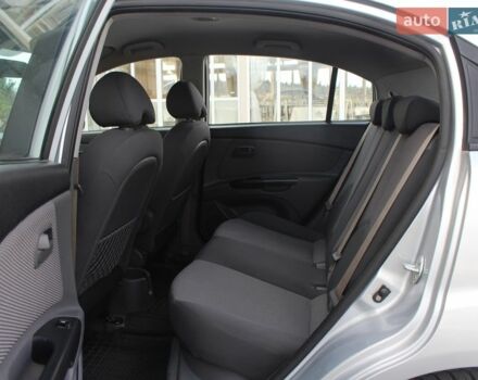 Сірий Кіа Ріо, об'ємом двигуна 1.4 л та пробігом 165 тис. км за 5590 $, фото 73 на Automoto.ua